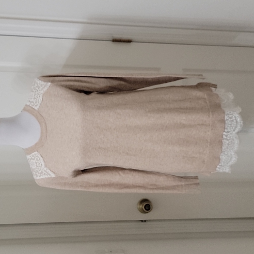 Marleylilly Tan Size M Lace Hem Tunic Sweater, Gently Used Condition